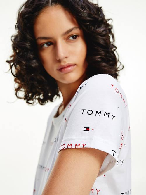 Tommy Hilfiger All-Over Logo Tişört Kadın Beyaz | TH392TOF