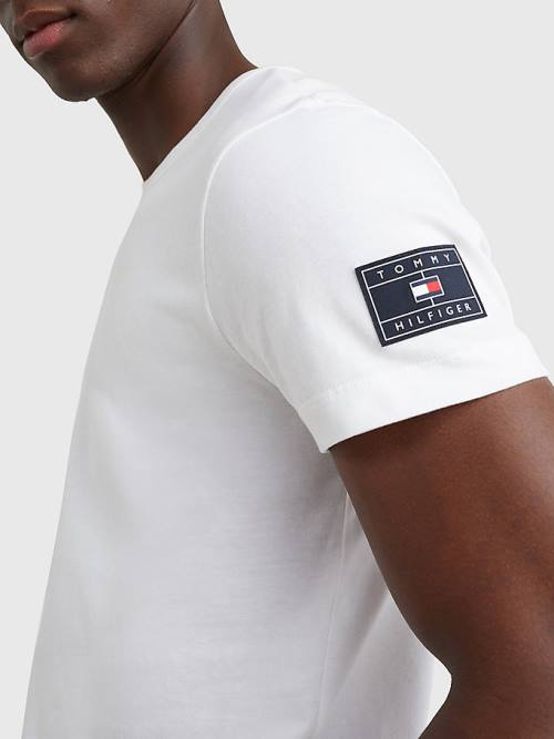 Tommy Hilfiger Flag Patch Sleeve Tişört Erkek Beyaz | TH319EWS