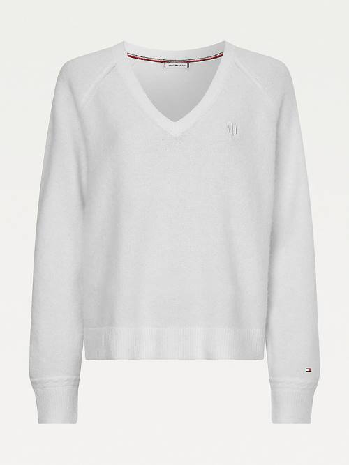 Tommy Hilfiger Monogram Embroidery Relaxed Fit V-Neck Jumper Kazak Kadın Beyaz | TH832VGS