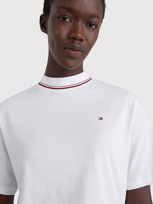 Tommy Hilfiger Organic Pamuklu Signature Relaxed Fit Tişört Kadın Beyaz | TH853GAD