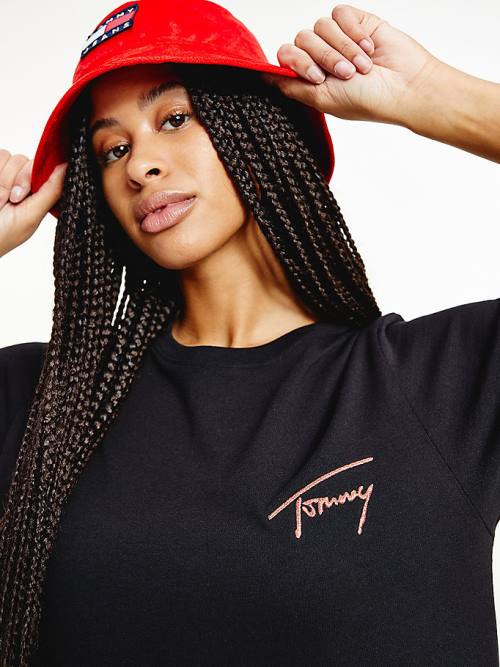 Tommy Hilfiger Signature Recycled Pamuklu Relaxed Tişört Kadın Siyah | TH168BHL