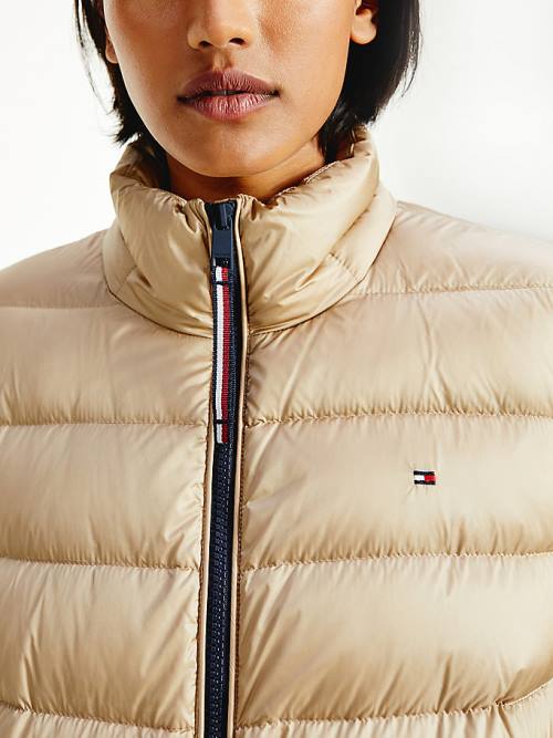 Tommy Hilfiger TH Protect High-Shine Down Puffer Ceket Kadın Bej Rengi | TH132LRY