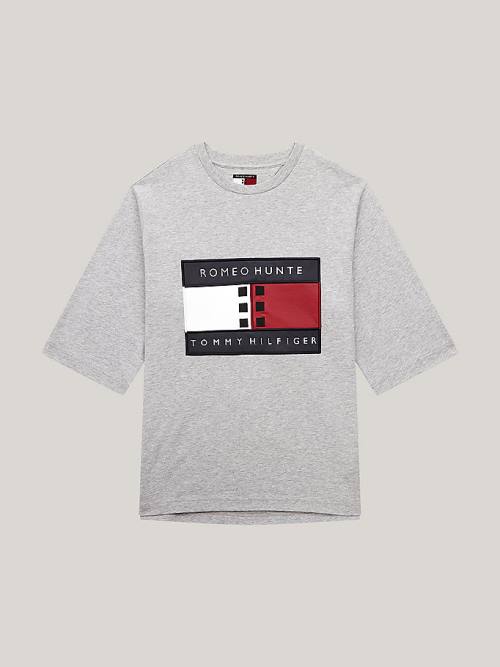 Tommy Hilfiger TOMMYXROMEO Dual-Gender Tişört Kadın Gri | TH972FDJ