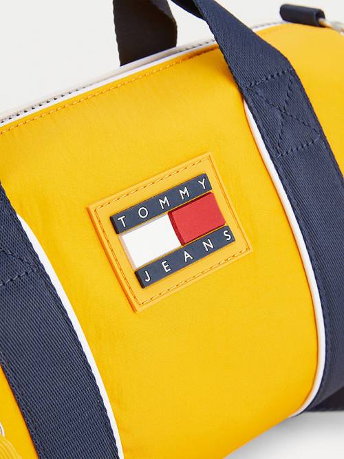 Tommy Hilfiger Tommy Badge Recycled Nylon Barrel Çanta Kadın Sarı | TH892KPS