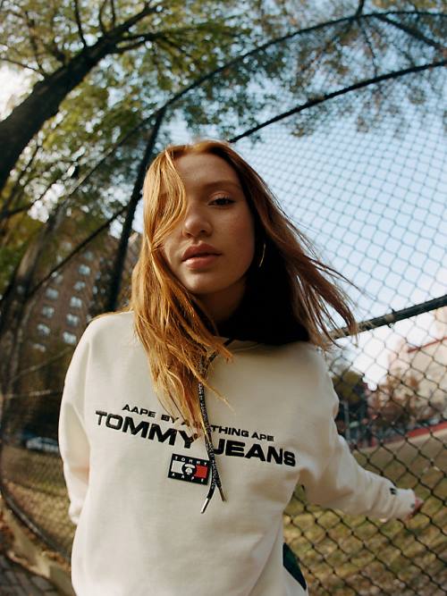 Tommy Hilfiger Tommy X AAPE Fleece Sweatshirt Erkek Bej Rengi | TH209XHP